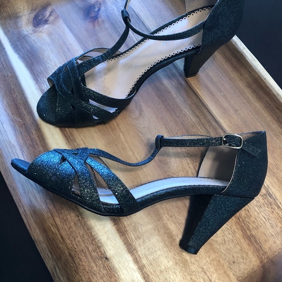 Modcloth Sparkly Green T Strap Pumps Size 8 - Picture 5 of 11